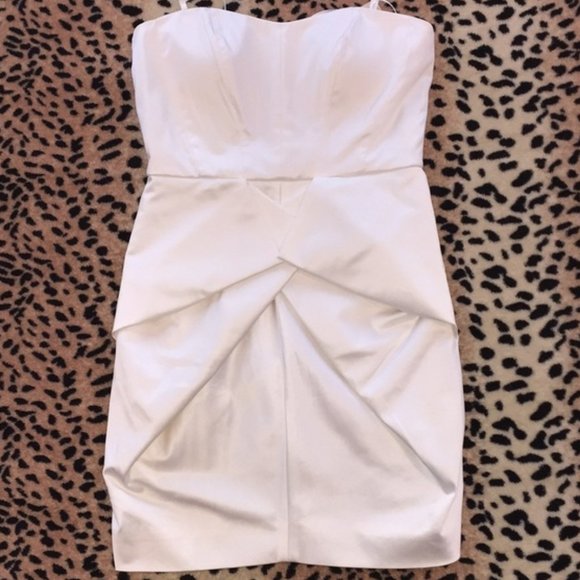 BCBGeneration Strapless Pleated Origami Dress - Sateen White - Size 0 - Picture 7 of 16